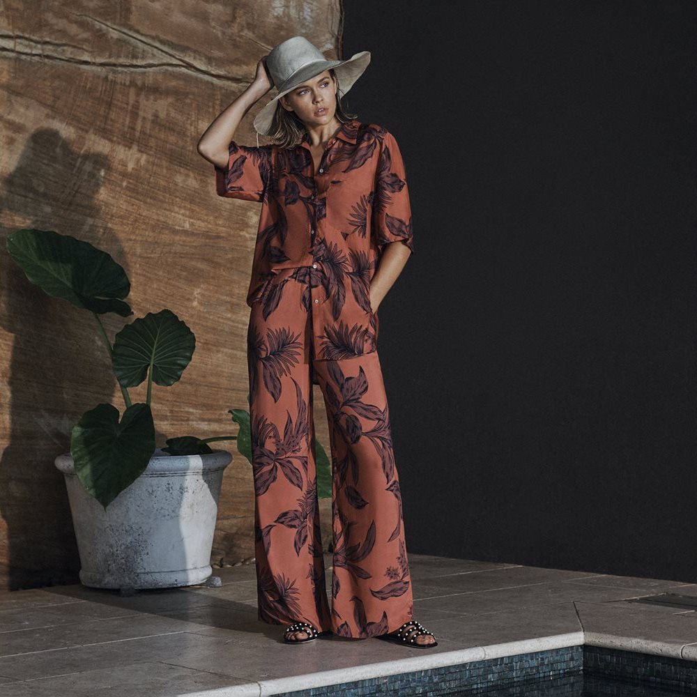 ESCAPE TO PARADISE WITH JETS