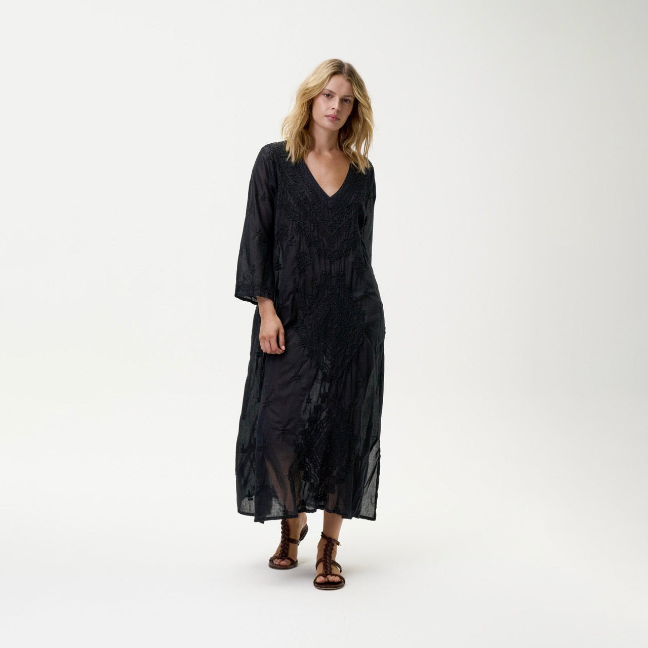 Long Goa Embroidery - Black
