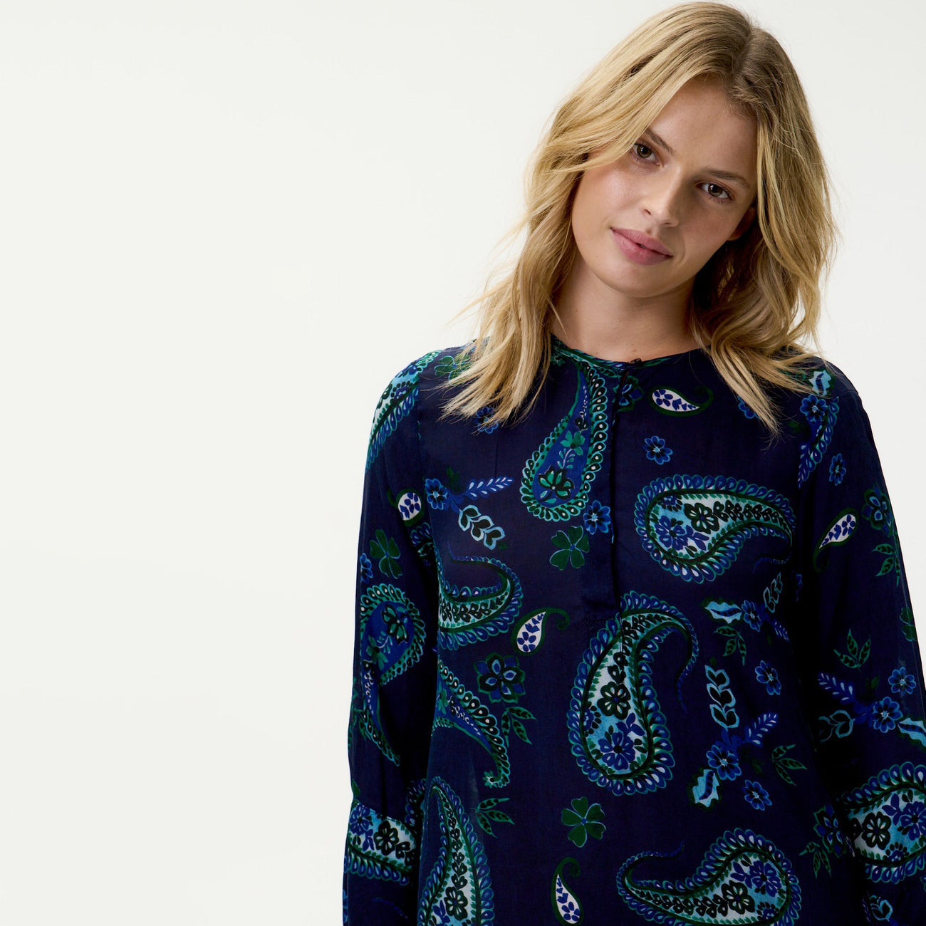 Long Genie Hanalei Bay Viscose - Navy Paisley