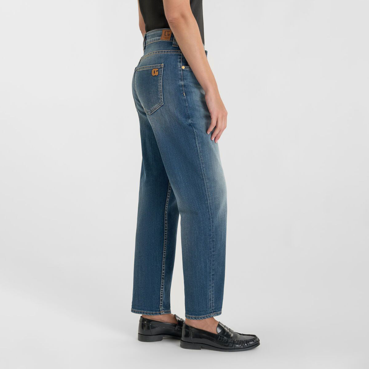Clelia High-Waisted Girlfriend Jeans