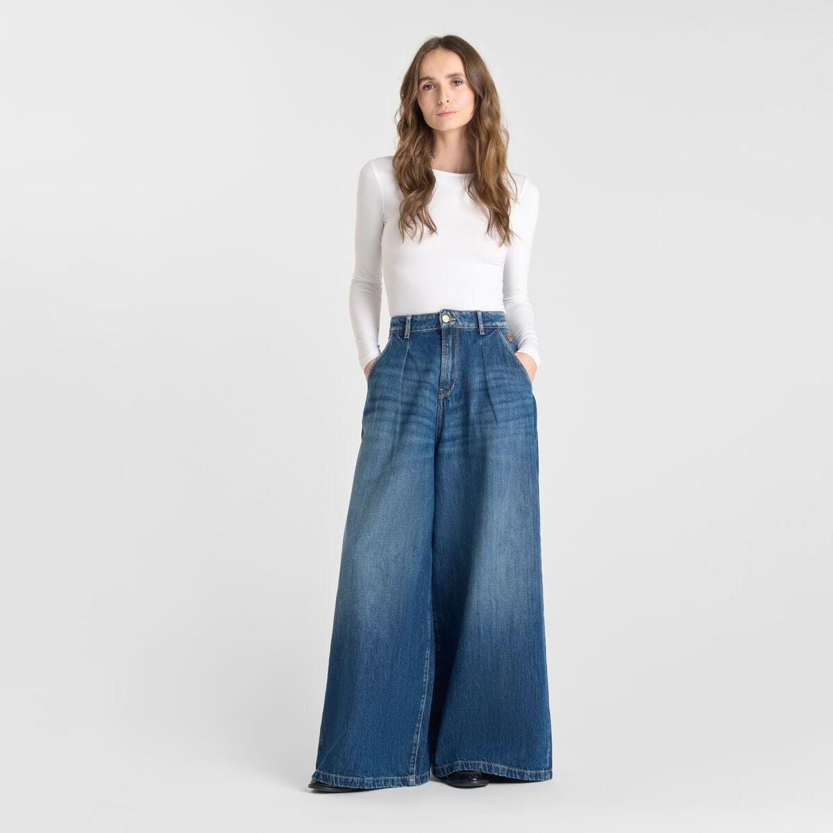 Extra Wide-Leg Louvy Jeans