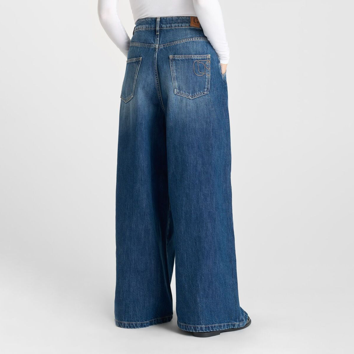 Extra Wide-Leg Louvy Jeans