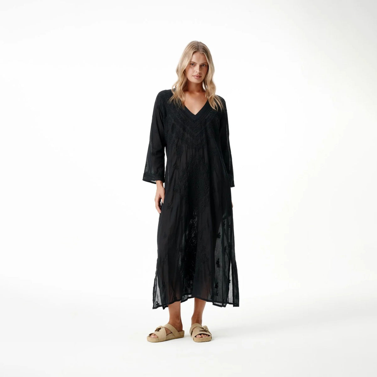 Long Goa - Black on Black