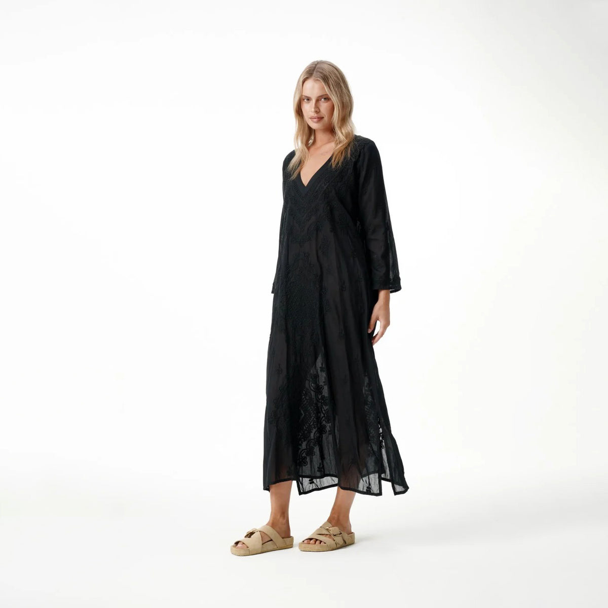 Long Goa - Black on Black