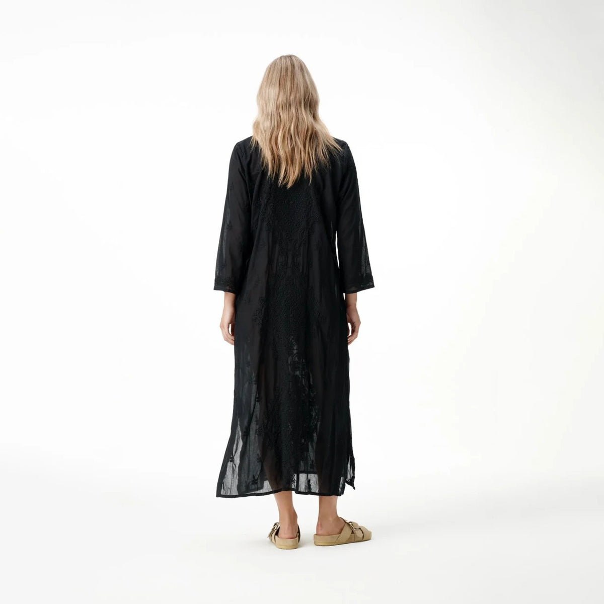 Long Goa - Black on Black