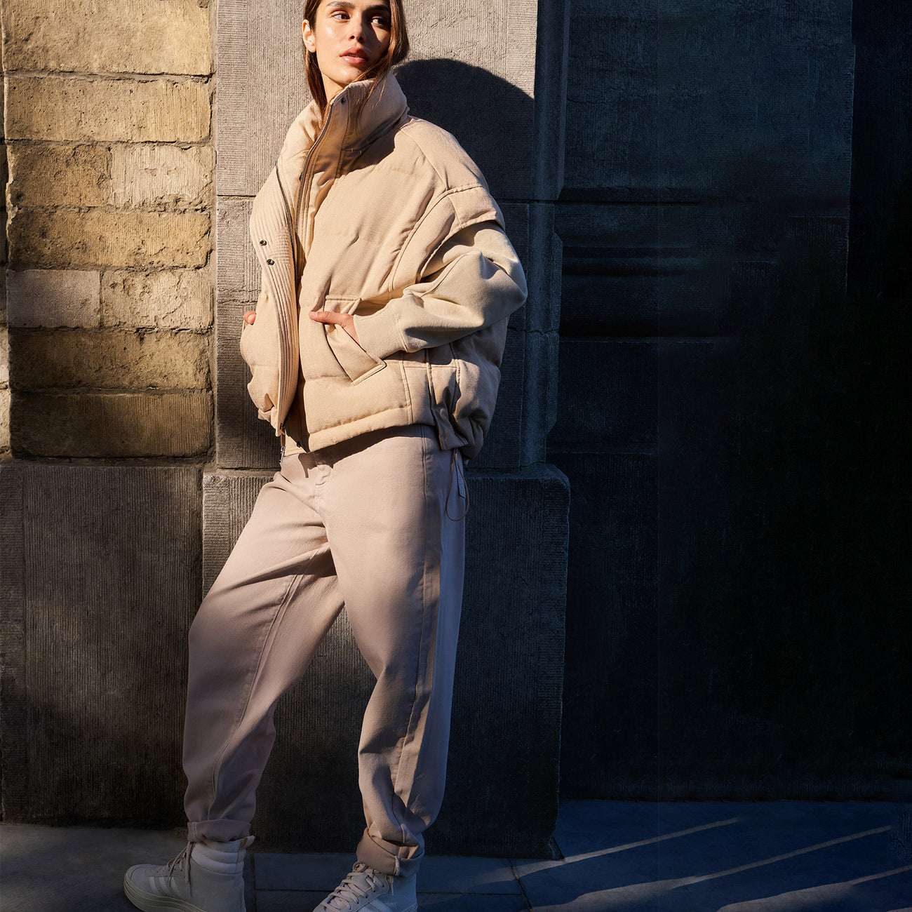 High-Waist Beige Jeans with Loose Fit