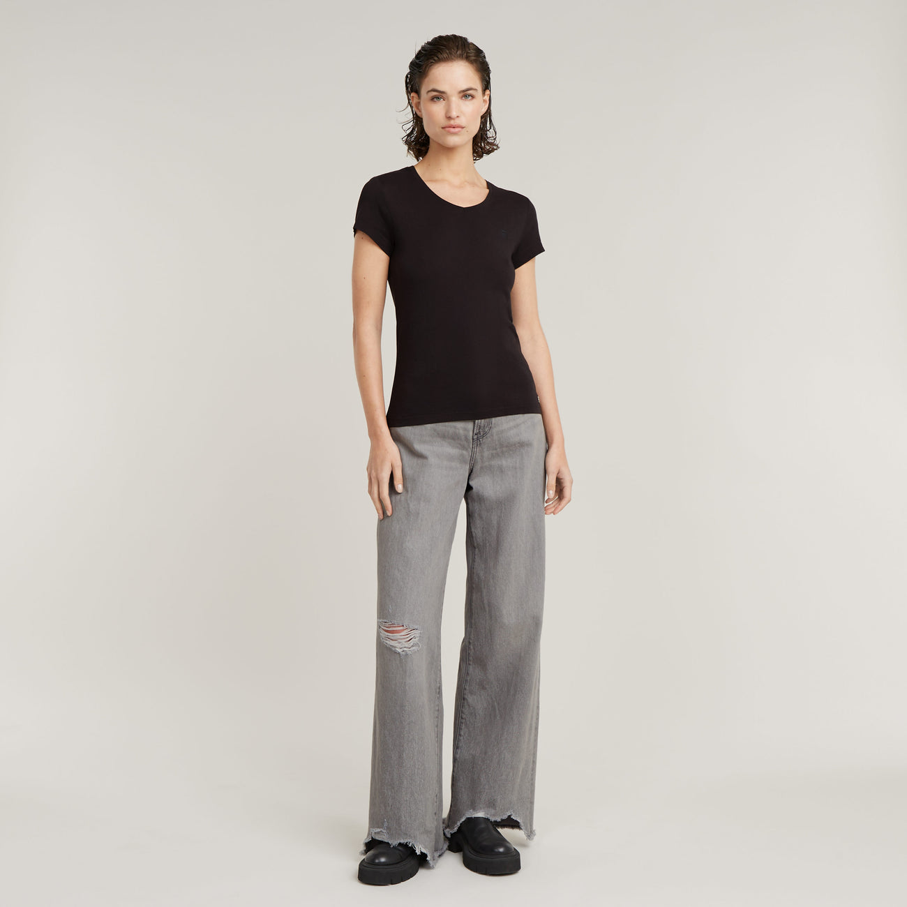 Eyben Slim V-Neck Top 2.0 - Black