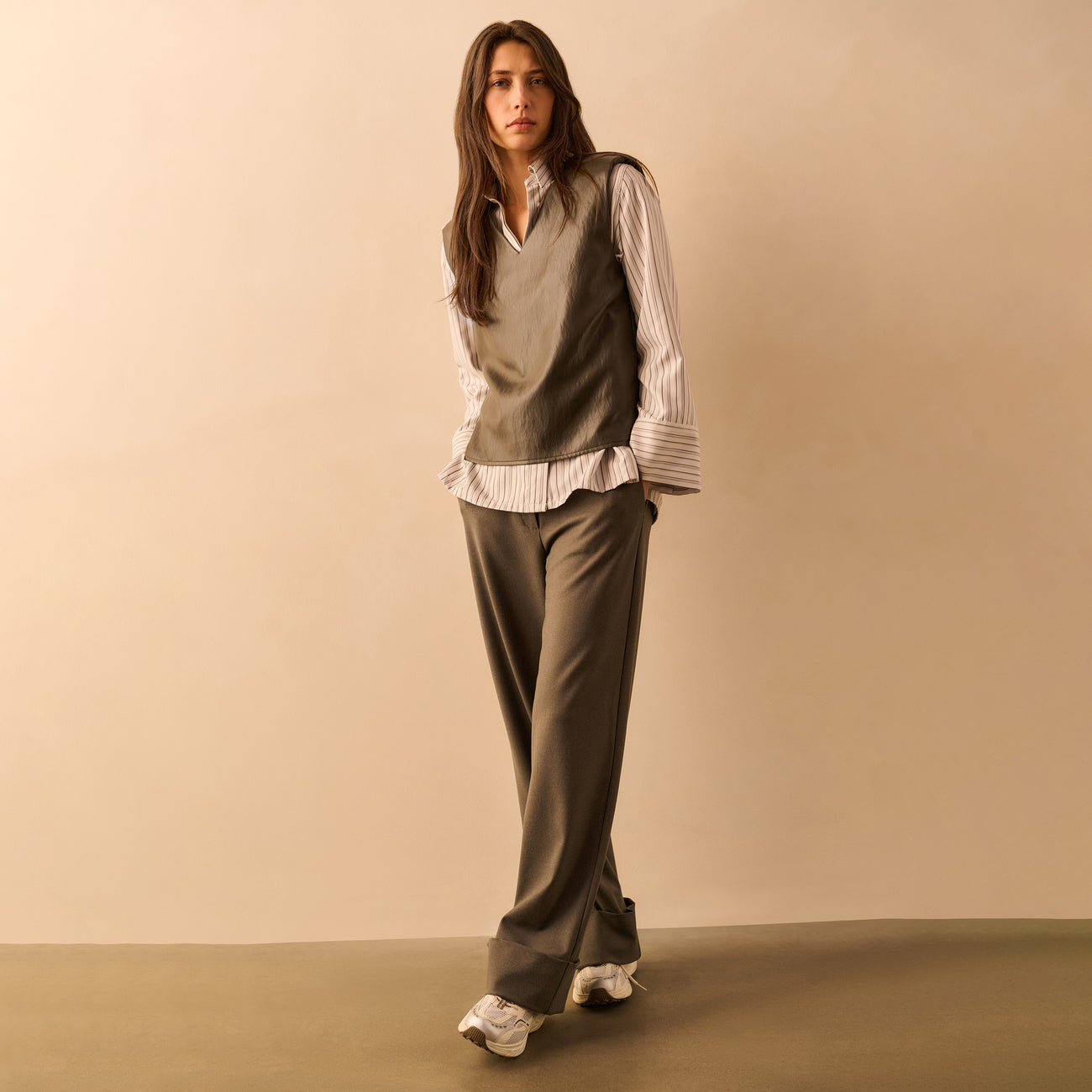 Soft Structured Trousers with Big Turn-Ups - Dark Taupe Grey Melange