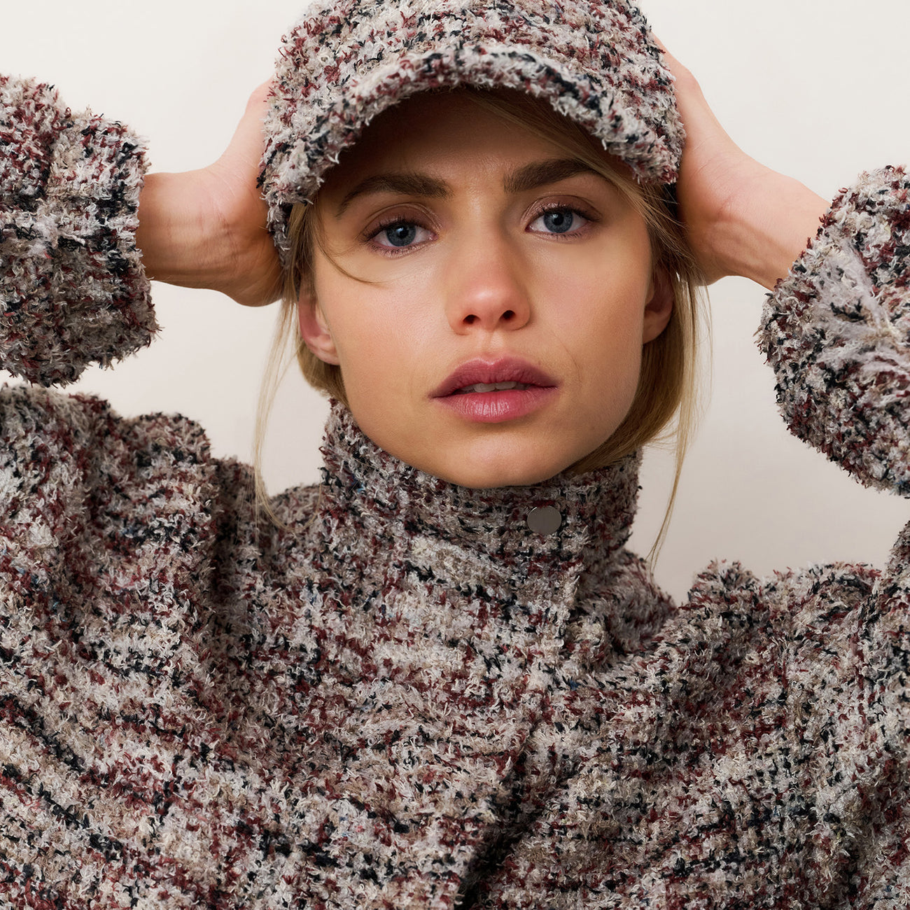 Boucle Cap with Adjustable Strap