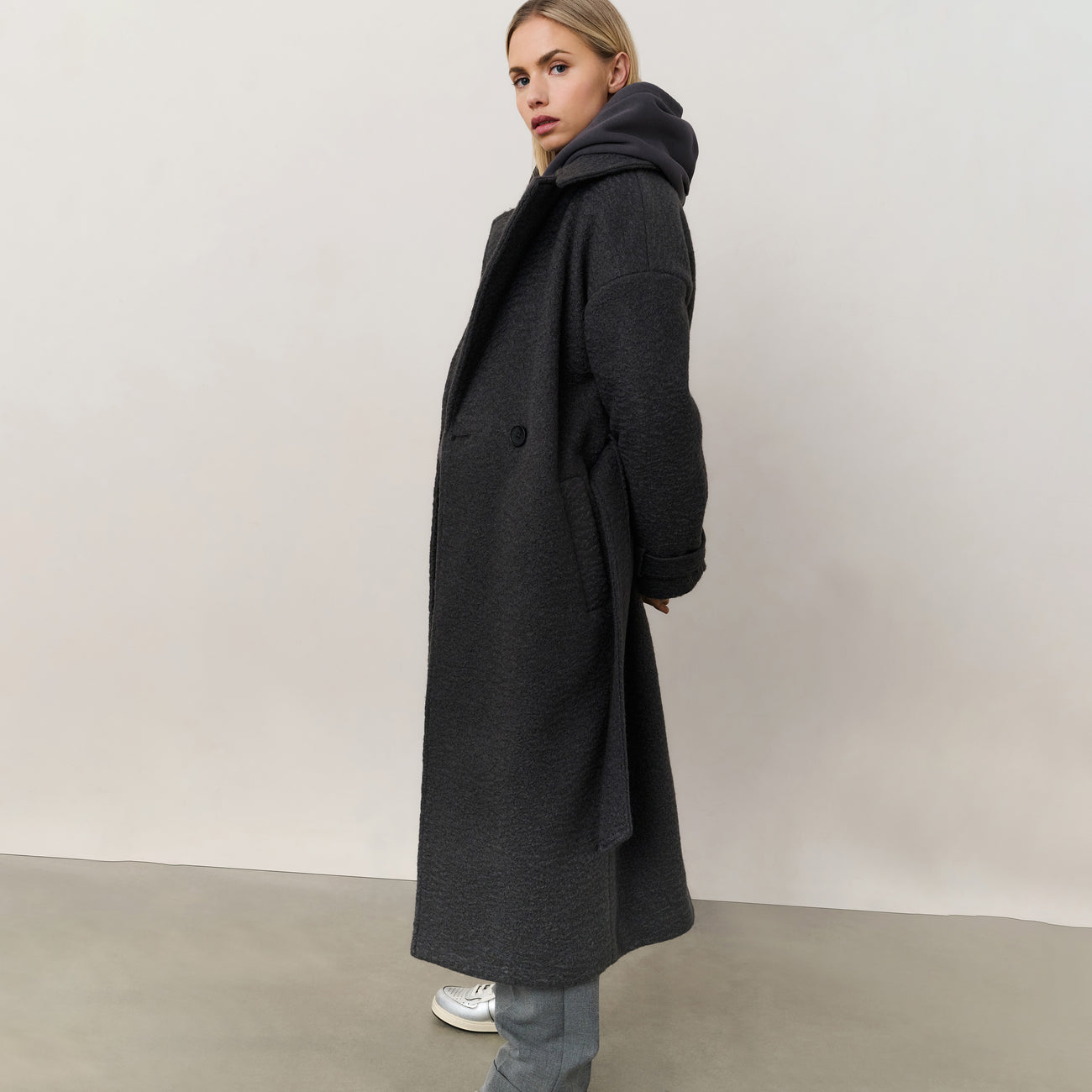 Long Bouclé Coat with Belt and Oversized Fit - Anthracite Melange