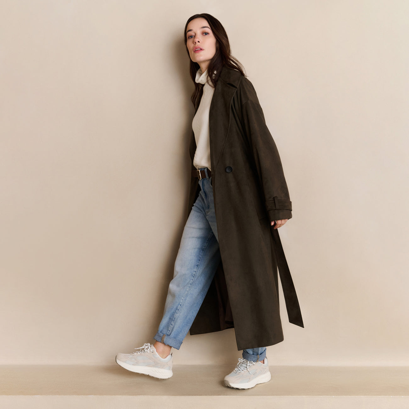 Loose-Fitting High-Waisted Jeans