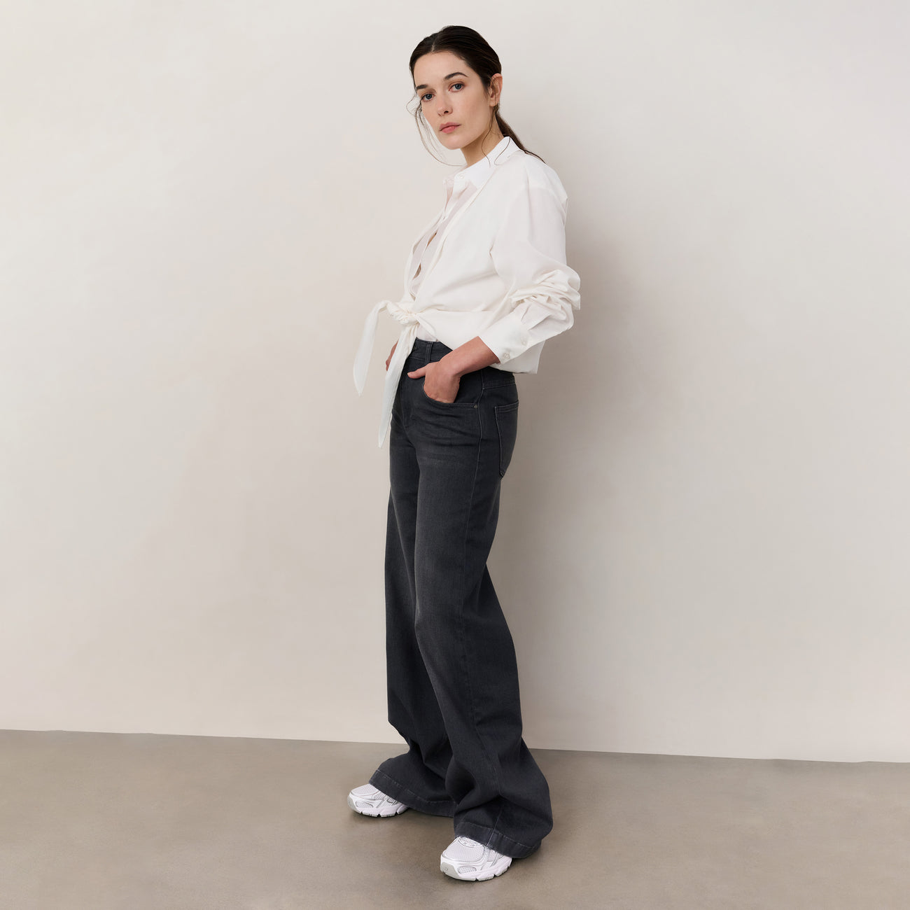 High-Waist Wide-Leg Jeans - Grey