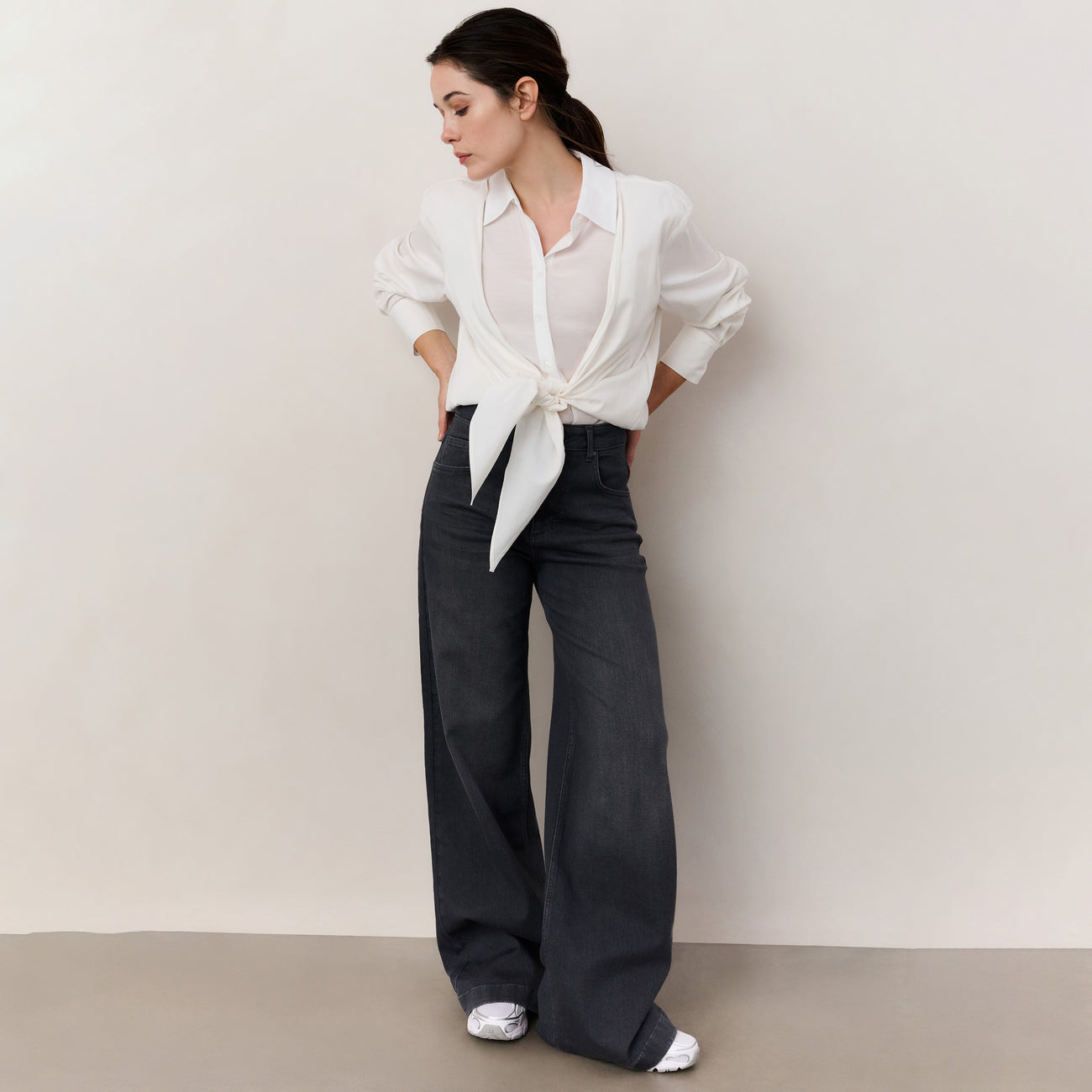 High-Waist Wide-Leg Jeans - Grey