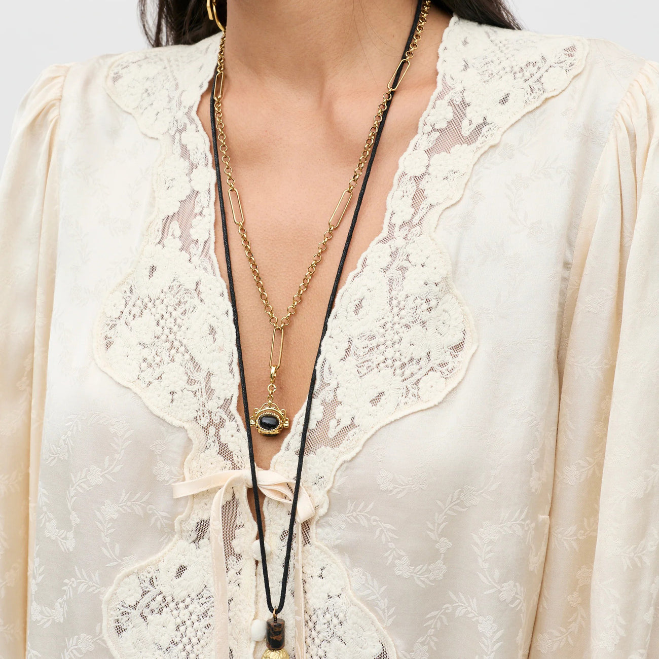 Tove Top Floral Trail Jacquard - Champagne