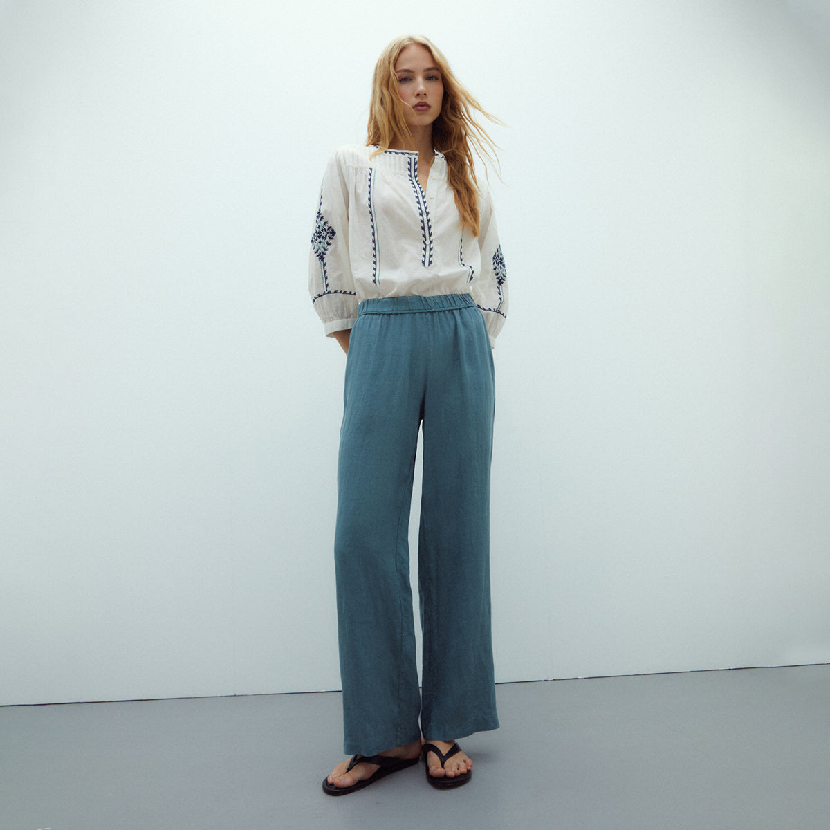 100% Linen Straight-Leg Trousers