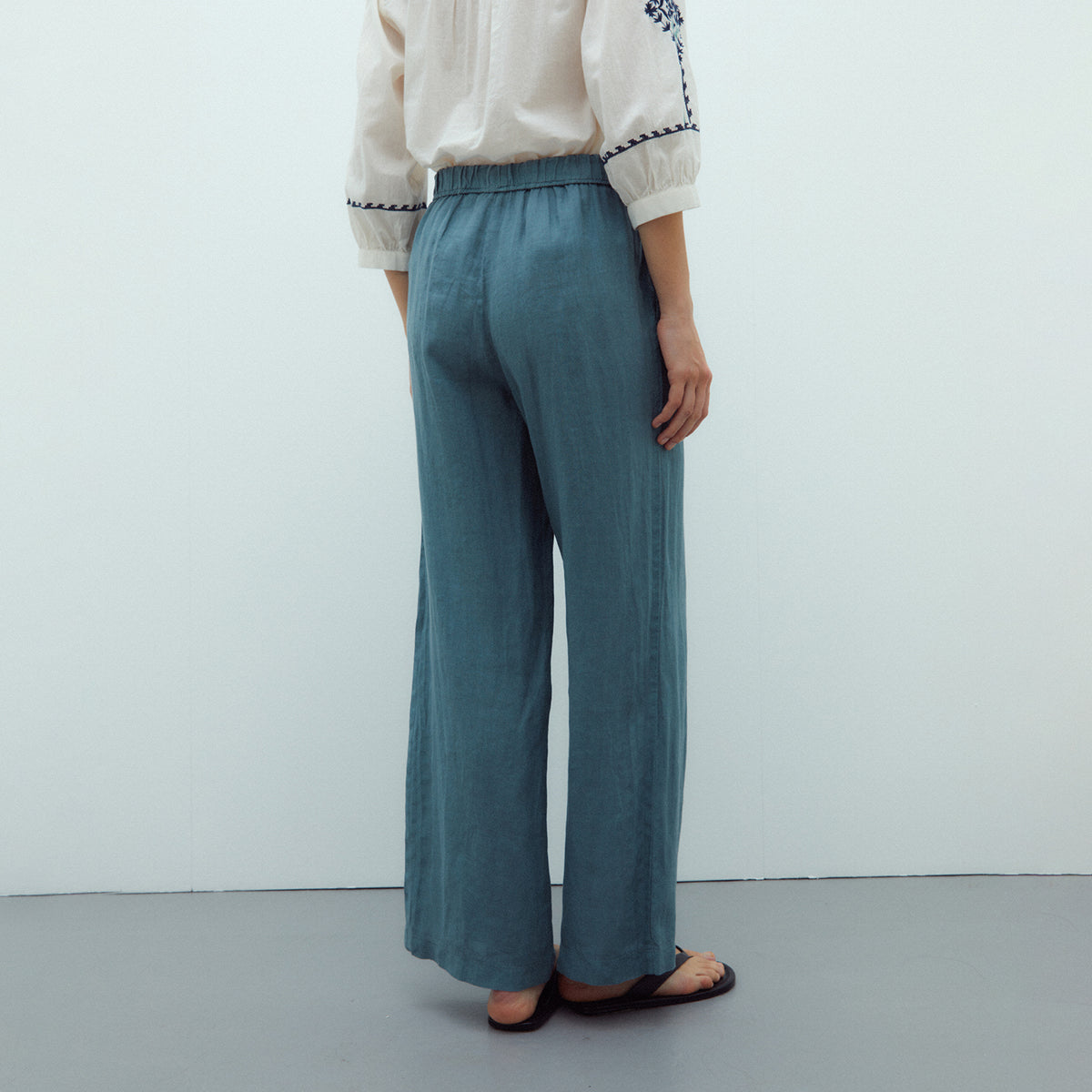 100% Linen Straight-Leg Trousers