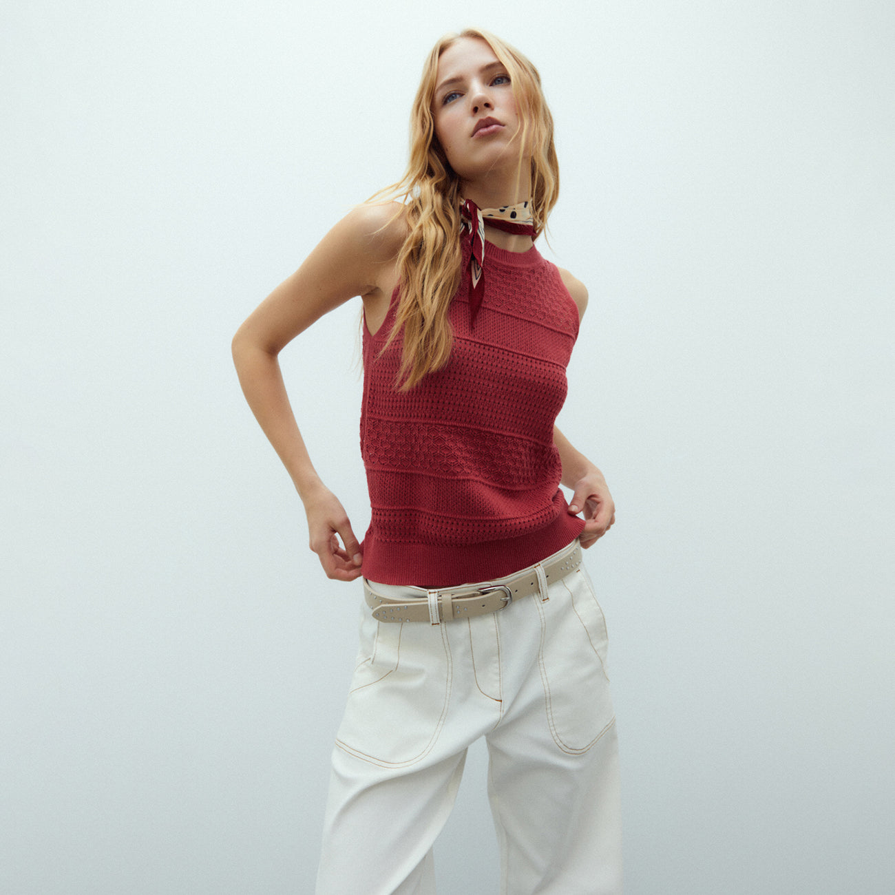 Open-Knit Sleeveless Round-Neck Jumper - Bordeaux