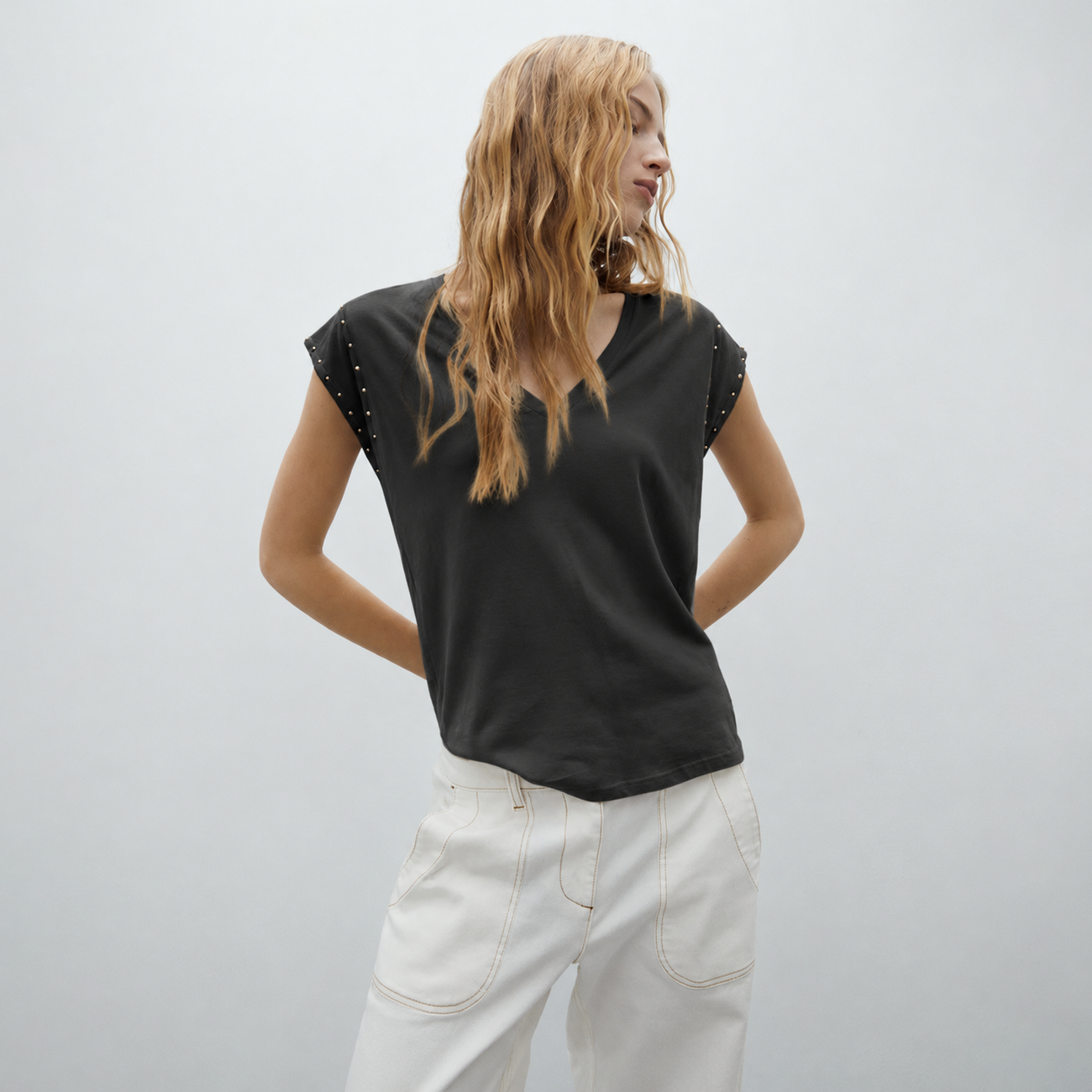 Studded Sleeveless V-neck T-shirt