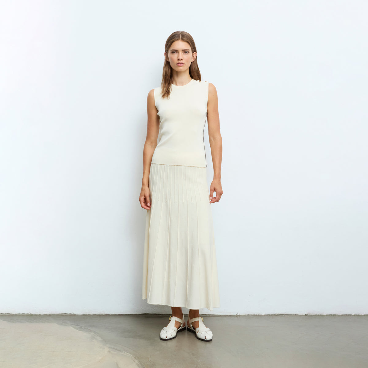 Sleeveless Knit Top With Shoulder Buttons