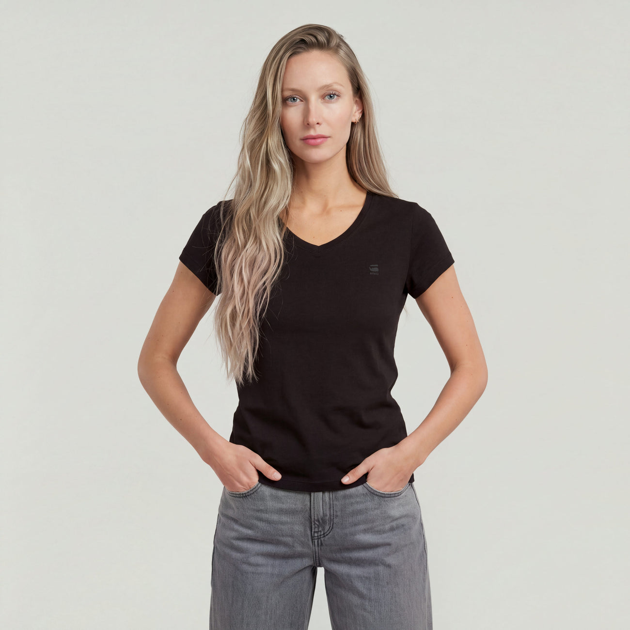 Eyben Slim V-Neck Top 2.0 - Black