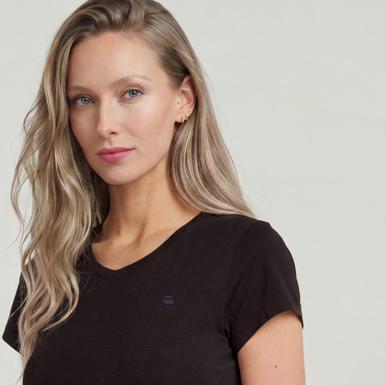 Eyben Slim V-Neck Top 2.0 - Black