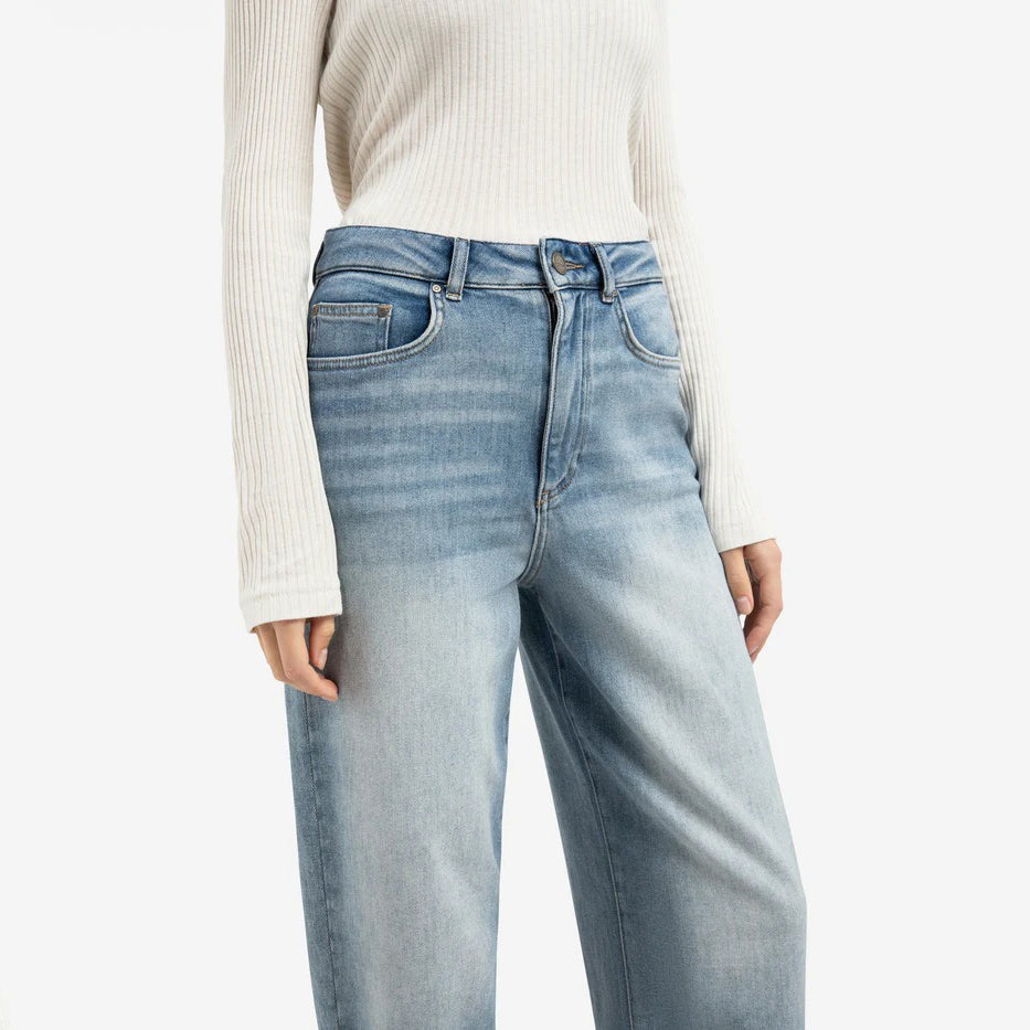 Loose Fit High Waist Denim
