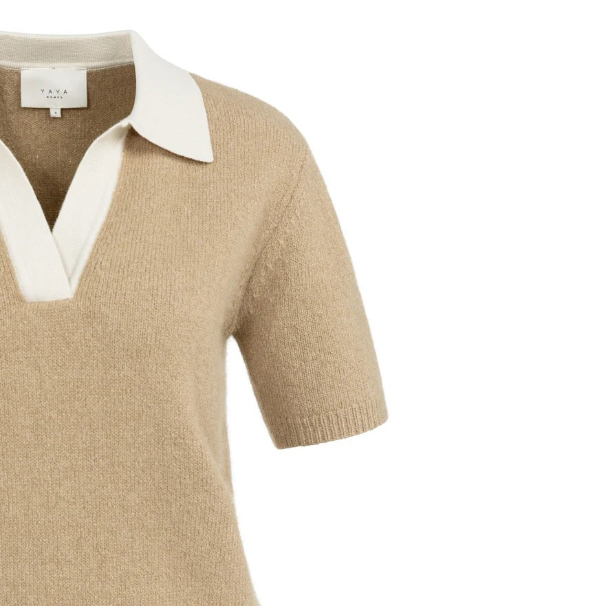 Knitted Short-Sleeve Sweater with Contrast Collar