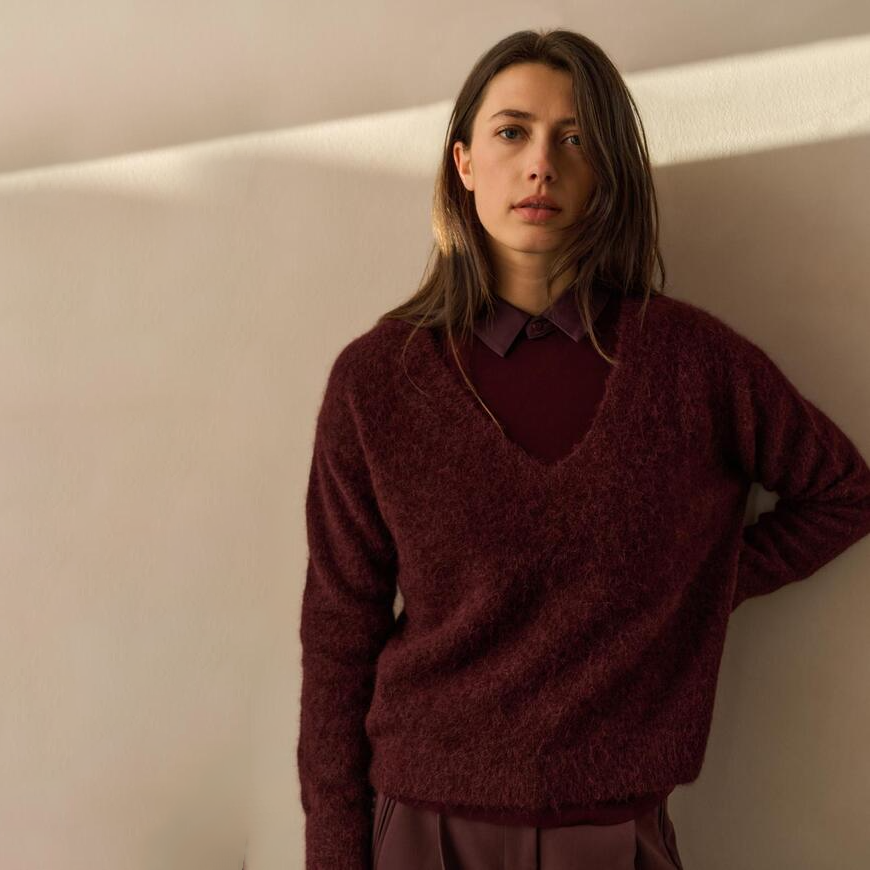 Soft Sweater with V-neck - Fudge Purple